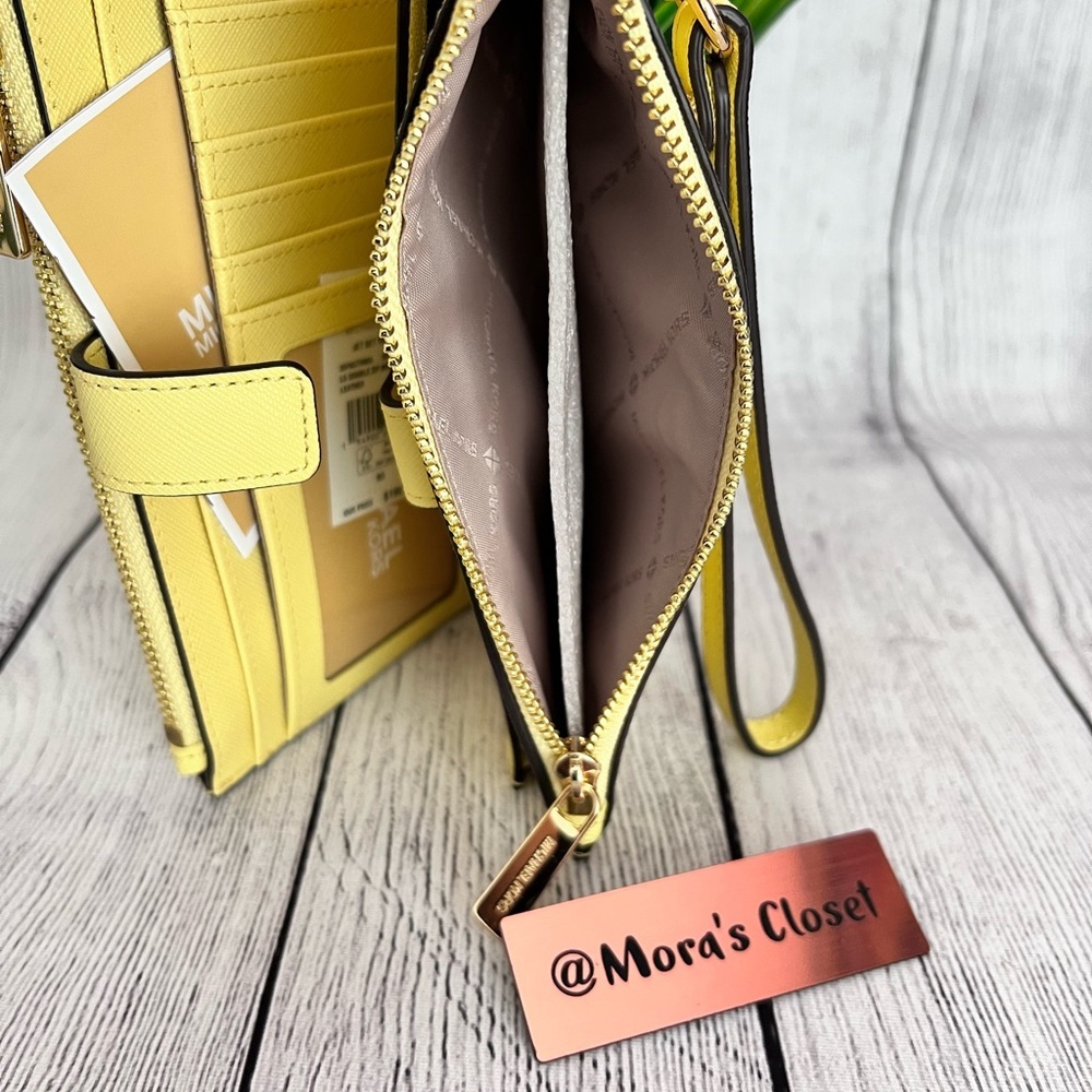 Michael Kors Wallet - Picture 7 of 9